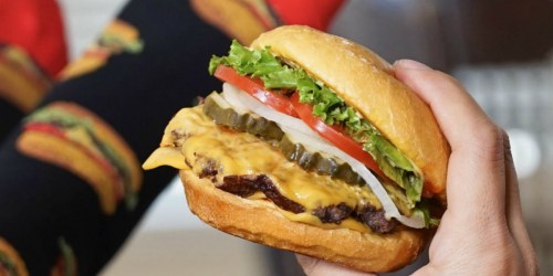 ** SmashBurger SmashClub Members Score FREE Food