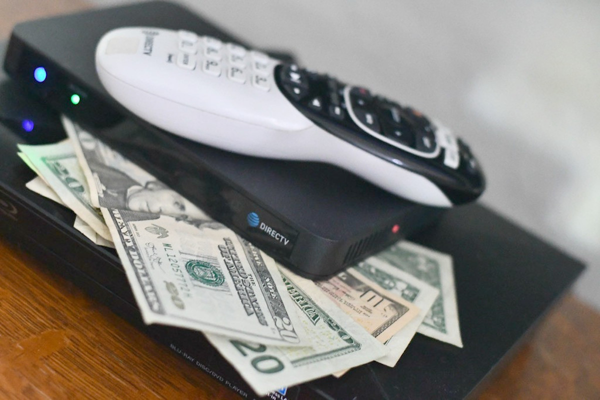 Top 13 TV Streaming Service Deals (Save BIG w/ Hulu, Max & More Black Friday Offers!)