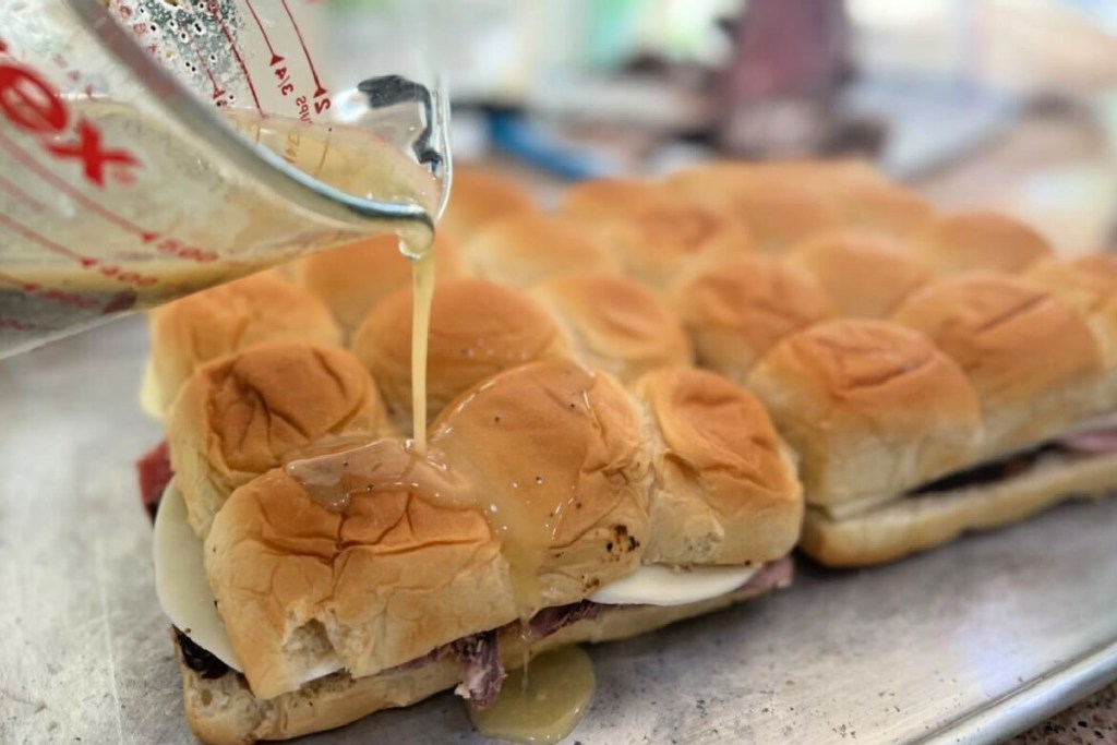 party sliders recipe with Hawaiian rolls