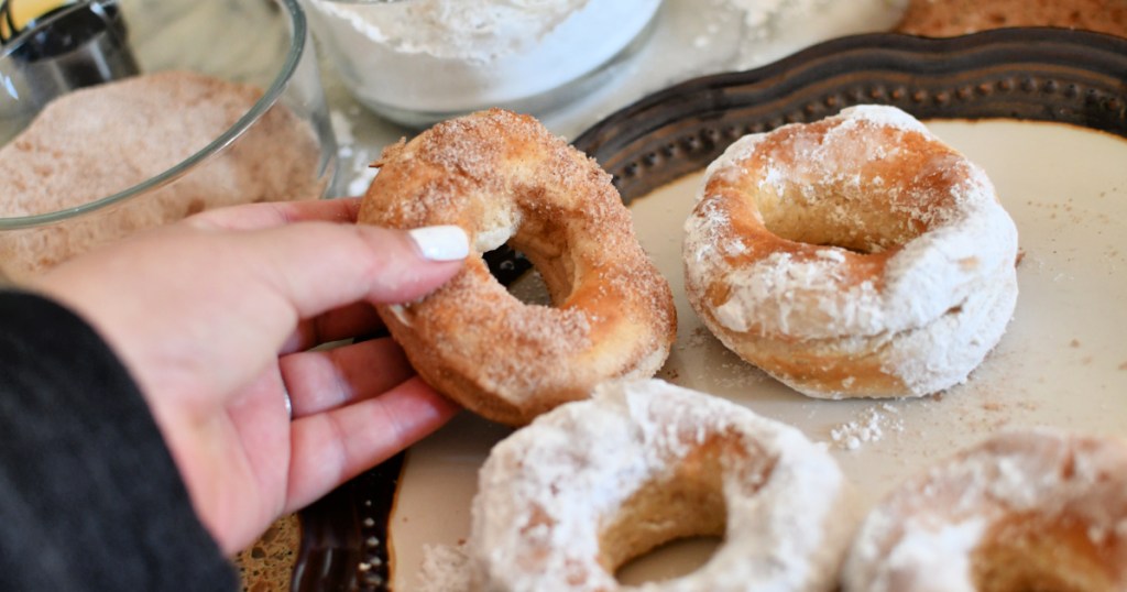 making cinnamon sugar air fryer donuts