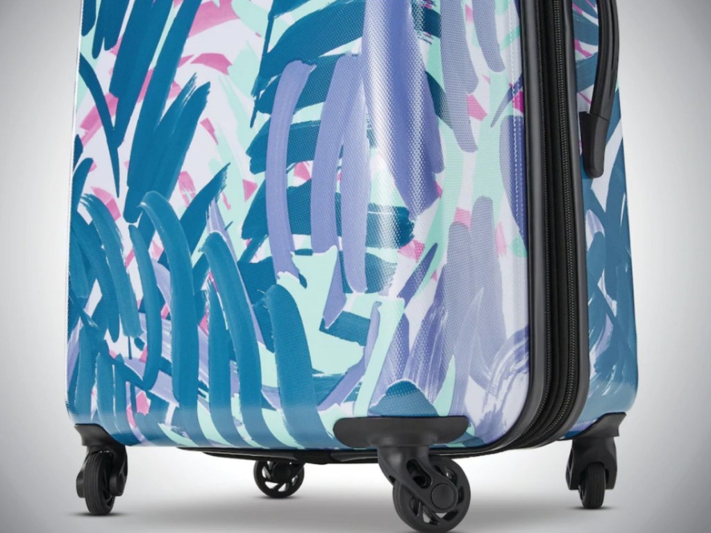 American Tourister Palm Spinner