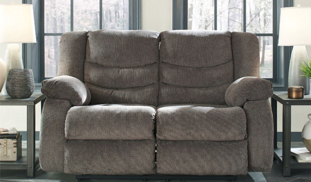 Signature Design by Ashley Henderson Pad-Arm Reclining Loveseat