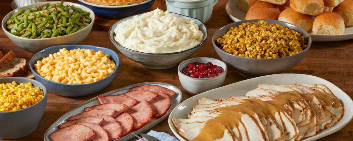 mashed potatoes, corn, food on table