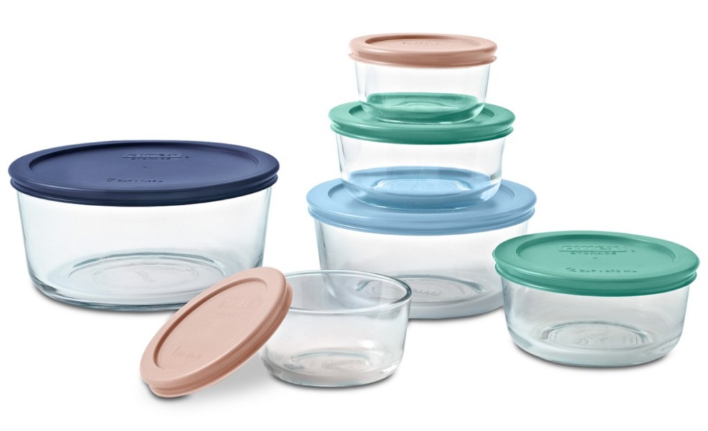 pyrex 12 piece containers stock iamge