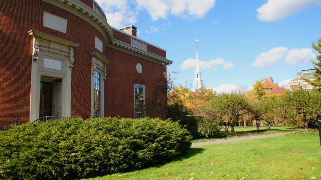 Harvard building and lawn