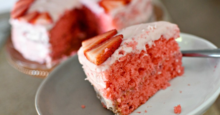 Whip Up This Award-Winning Strawberry Cake—Perfect for Mother’s Day!
