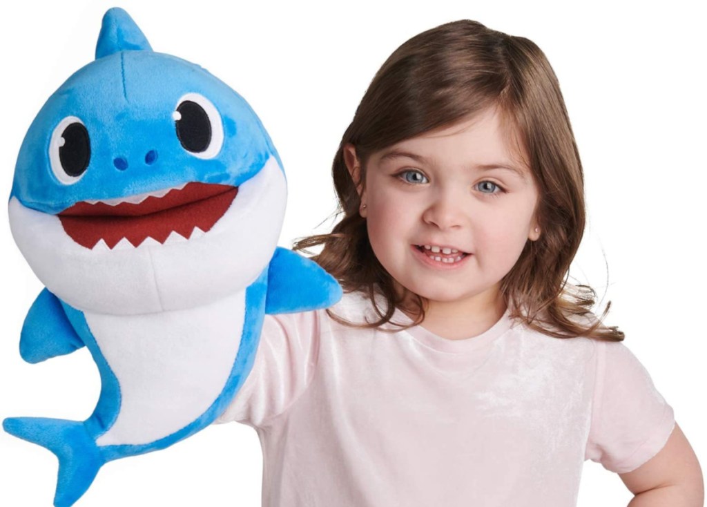 baby shark tempo control puppet with little girl