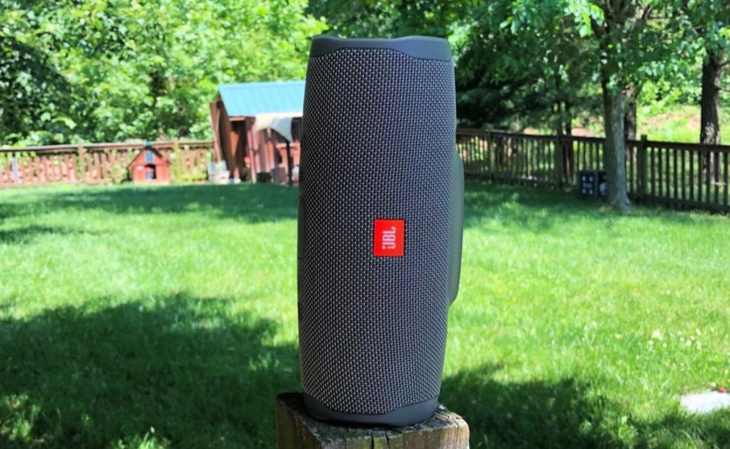 JBL Charge 4 Portable Bluetooth Speaker (Gray) in backyard