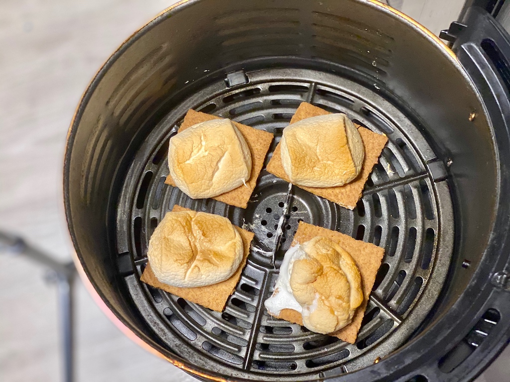 marshmallows on top of the graham crackers in the air fryer 