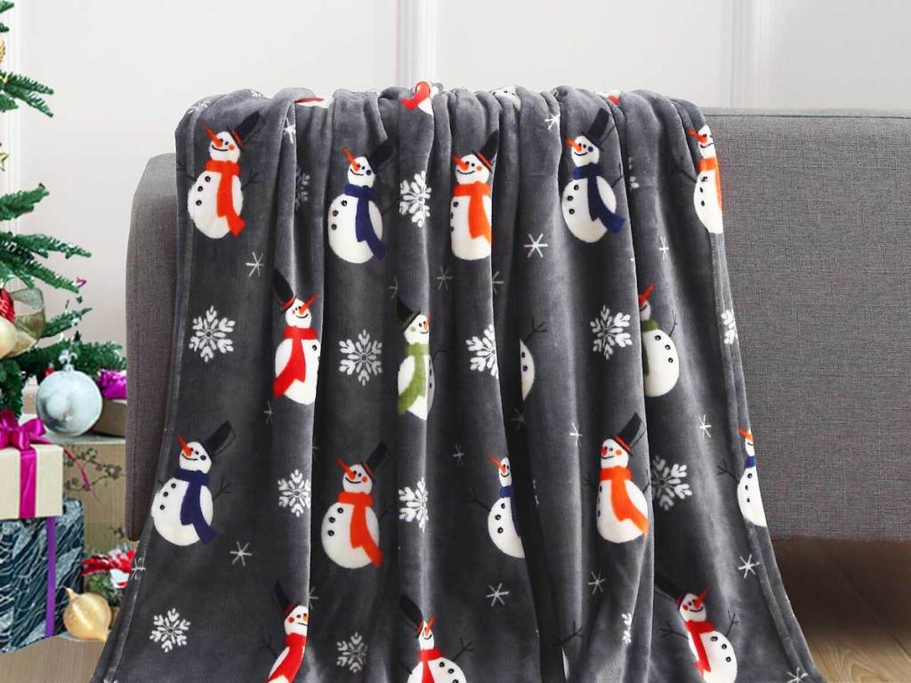 holiday plush throw with snowmen