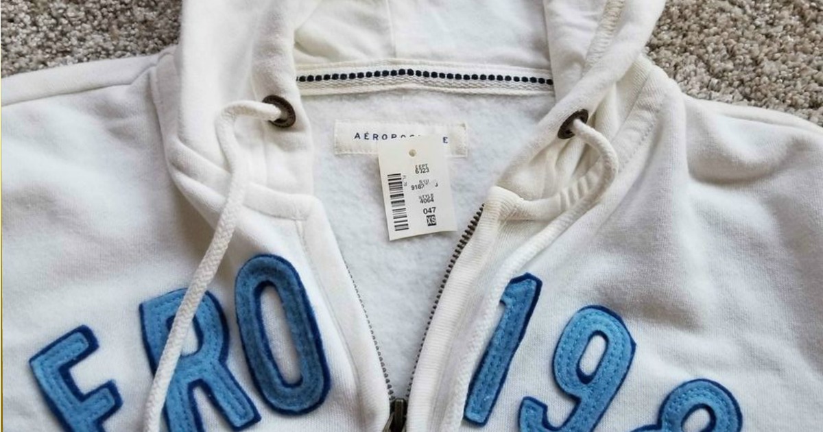 Aeropostale Hoodie in white