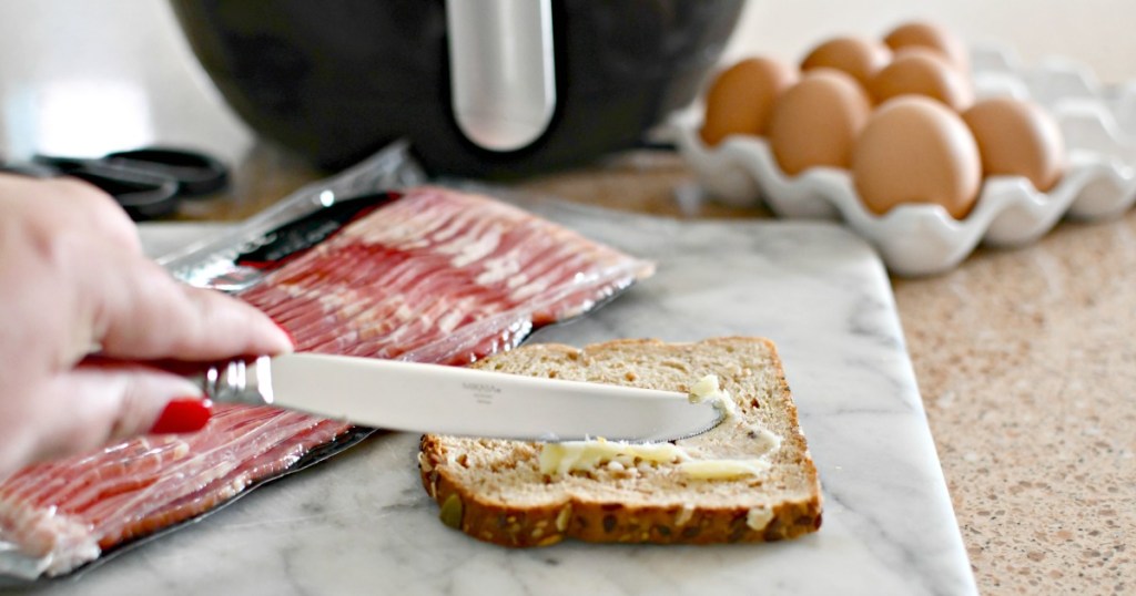 adding butter to bread before the air fryer