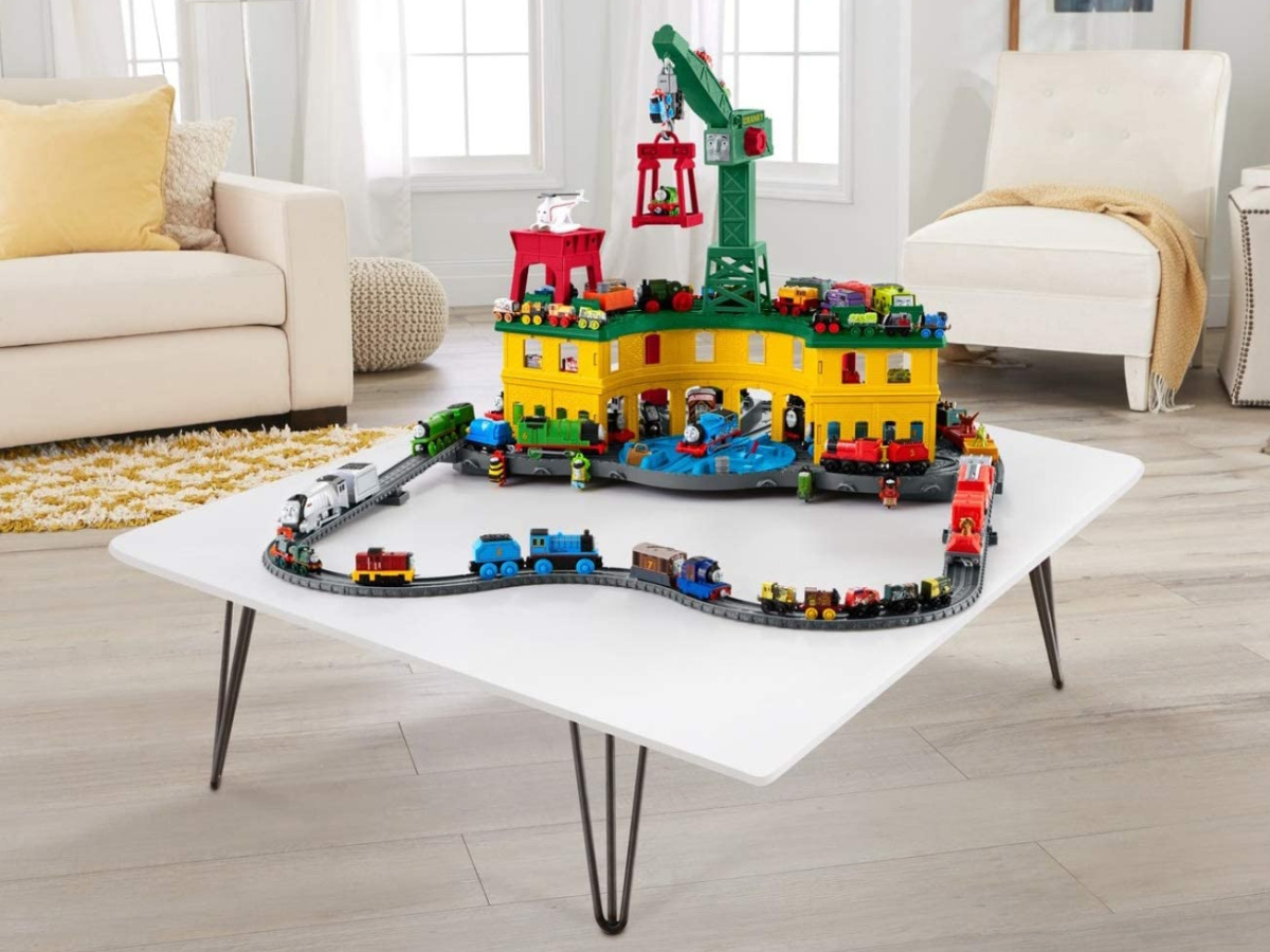 Thomas & Friends Super Station Railway Train Track Set