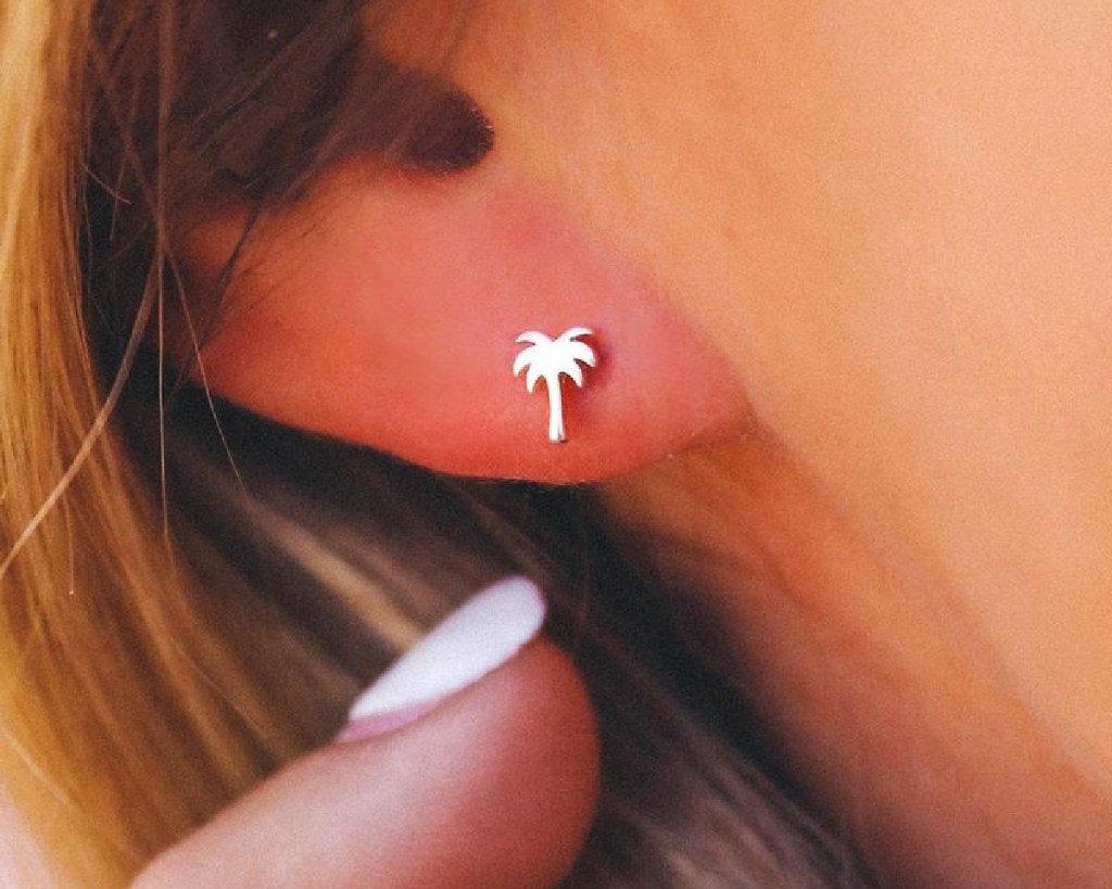 pura vida palm earring