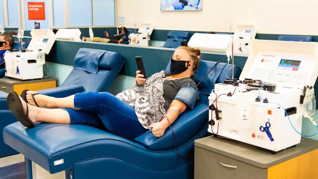 woman plasma donation