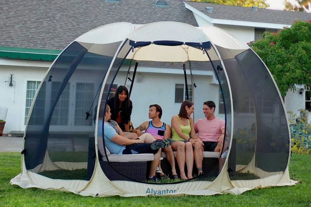 Alvantor Outdoor Pop-Up Canopy with people inside