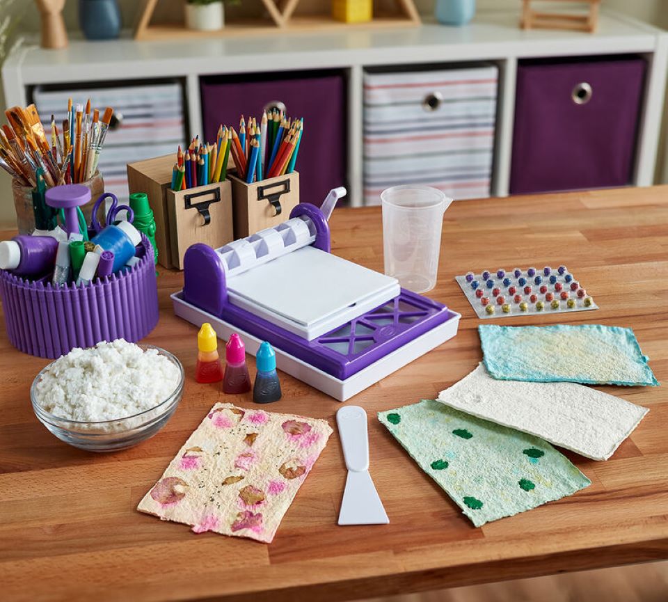 Crayola Paper Maker and paper