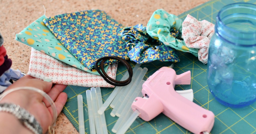 supplies to make no sew hair scrunchies - how to make a scrunchie 