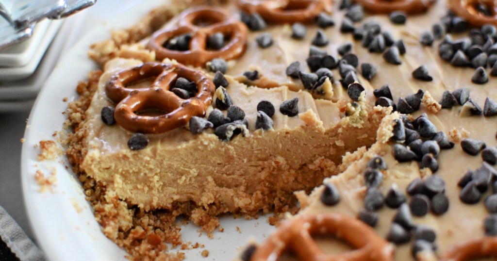 peanut butter pie in a pie pan