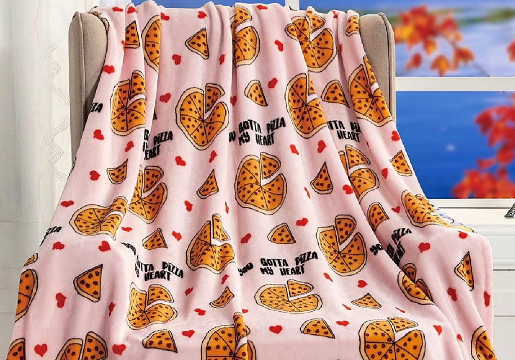 Noble House White & Orange 'You Gotta Pizza My Heart' Throw Blanket