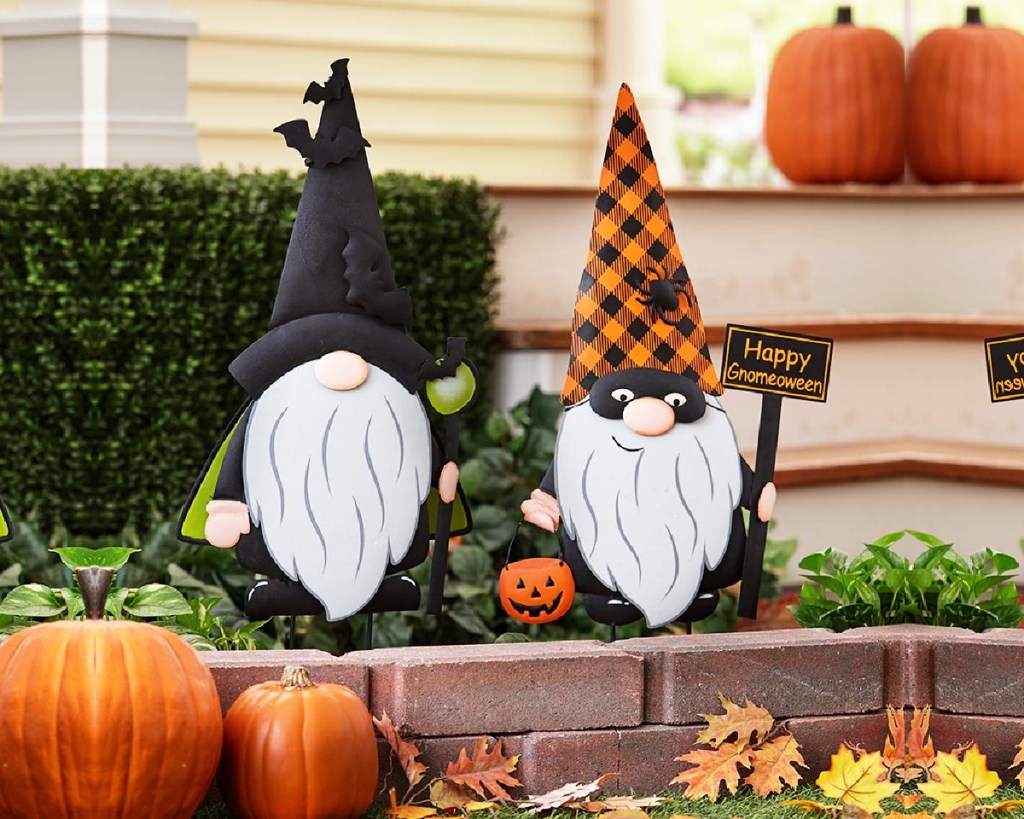 halloween gnomes outside