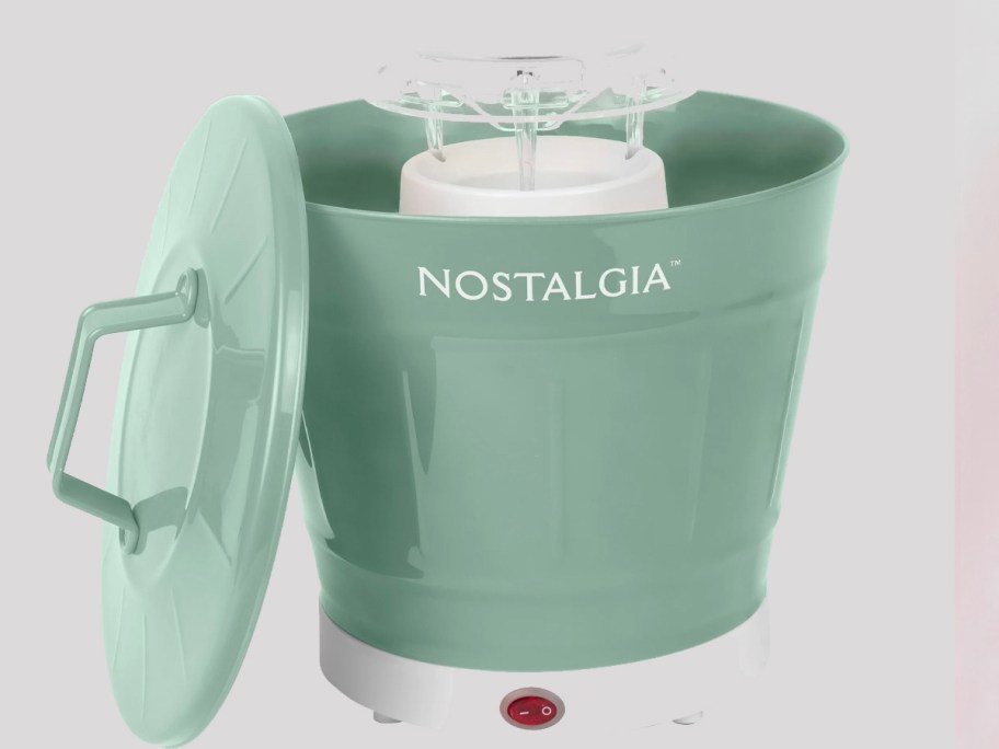 green popcorn maker with lid