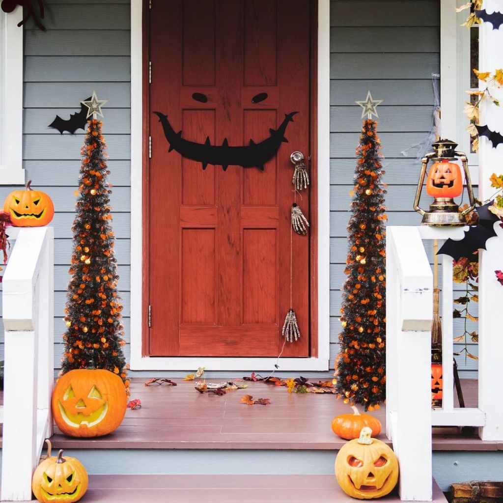 4 ft Artificial Pine Christmas Tree Orange and Black with Pumpkins