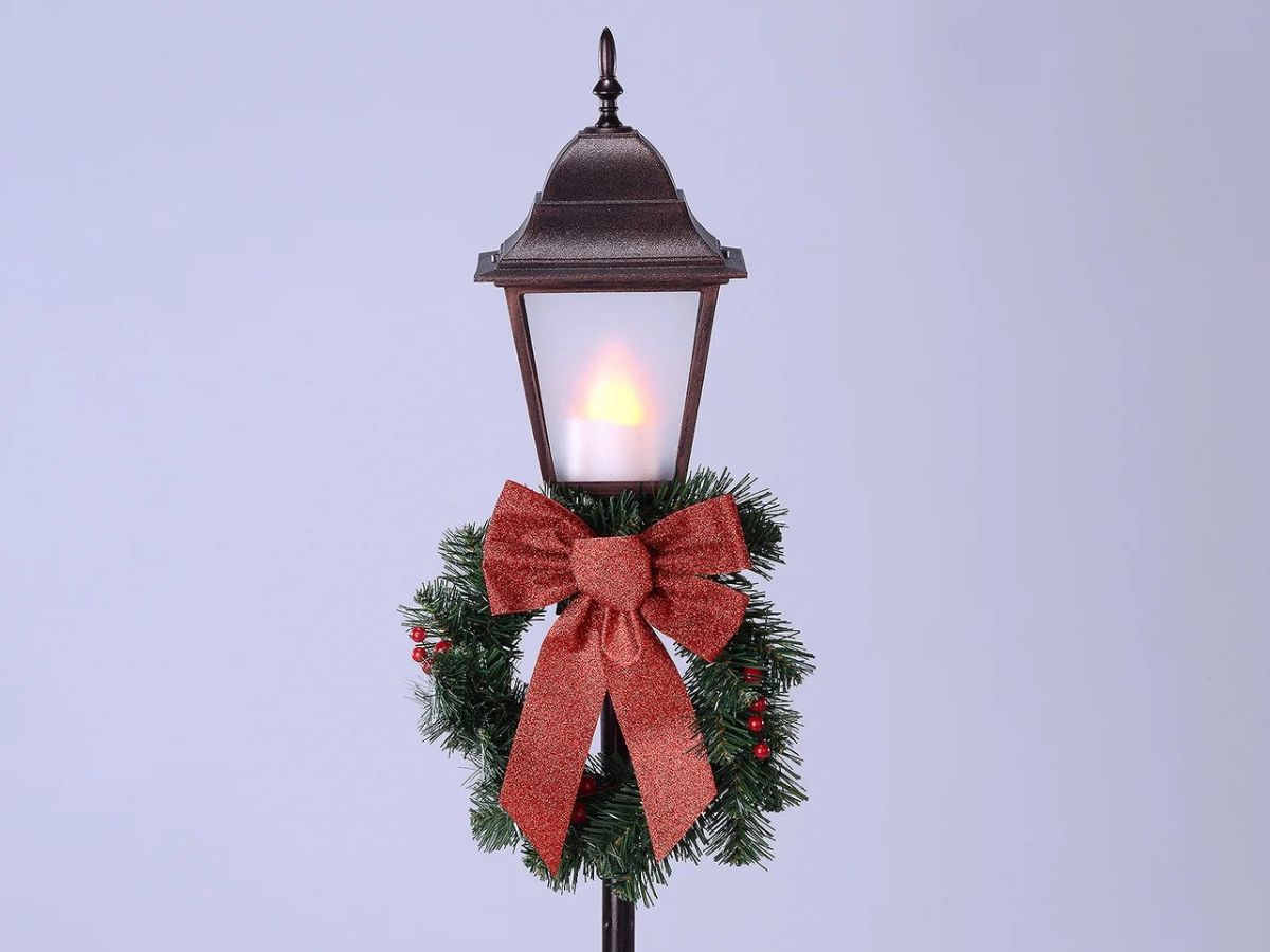 Pre-Lit 4′ Christmas Lamp Post Only $27.88 on Walmart.online (Hundreds of Shoppers Are Buying It!)