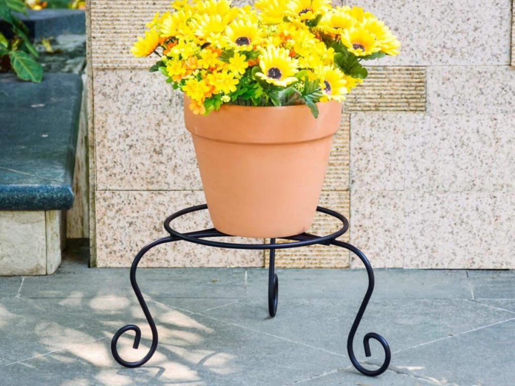 Vigoro 17x16x8 Black Metal Plant Stand