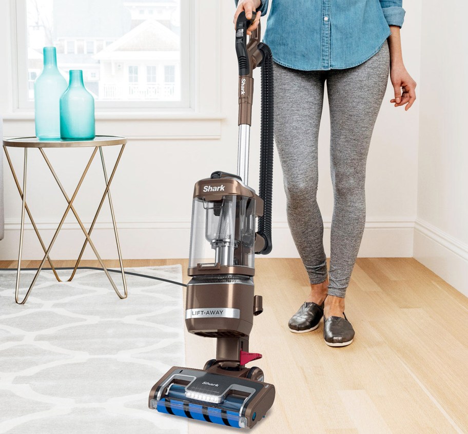 using shark vacuum cleaner