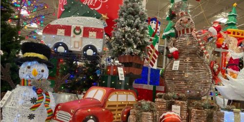 ** Lowe’s Black Friday Deals | $1.50 Poinsettias, $10 Fresh Christmas Wreaths & More