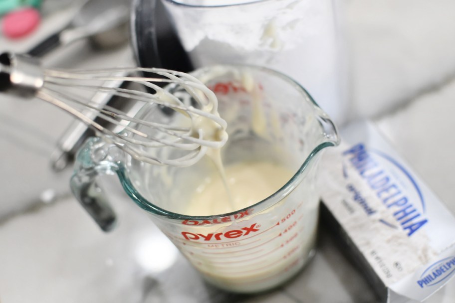making a cream cheese glaze for cinnamon rolls