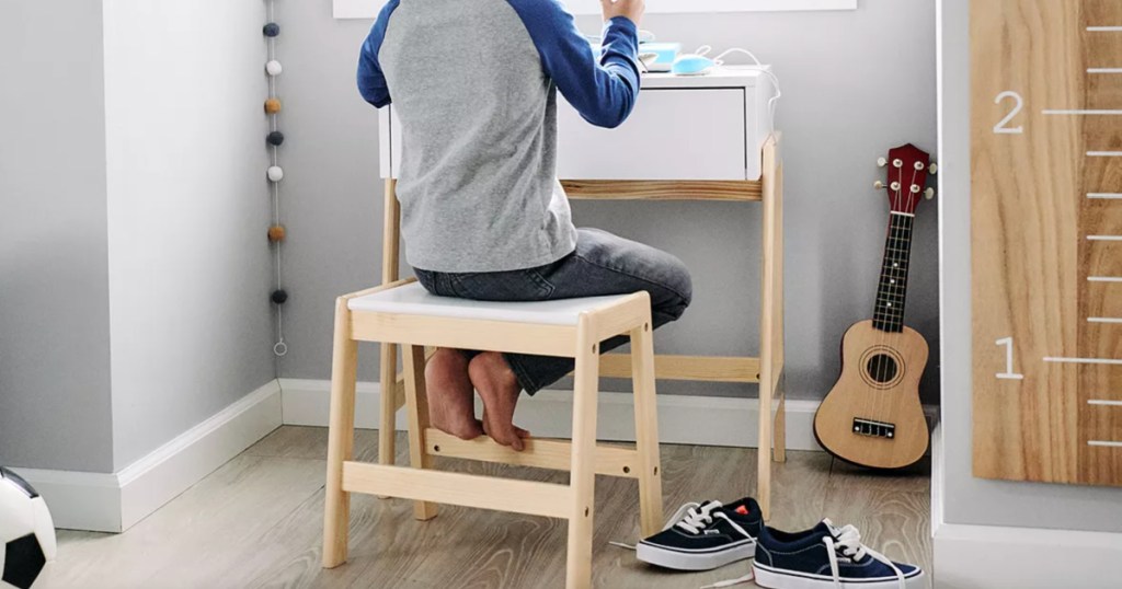 the big one stool and table