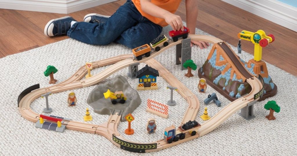 KidKraft Bucket Top Construction Wooden Train Set 