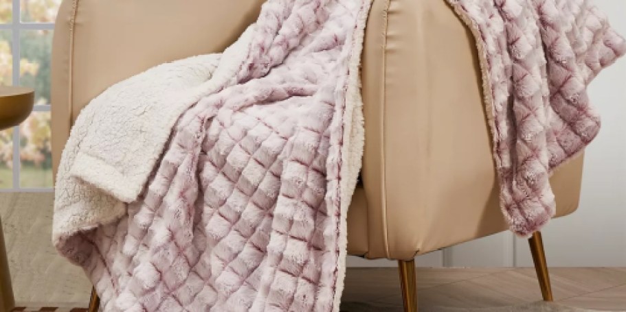 Reversible Throw Blankets Only $8.99 on Macys.online – Over 10,000 Sold in 48 Hours!