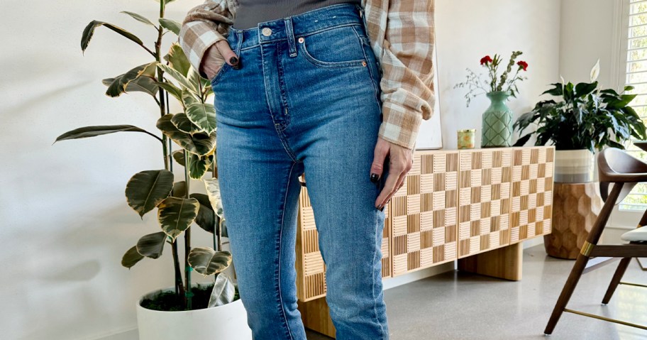 woman wearing gap jeans