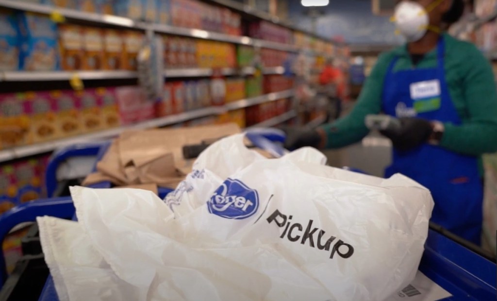 Kroger employee filling a grocery pickup order