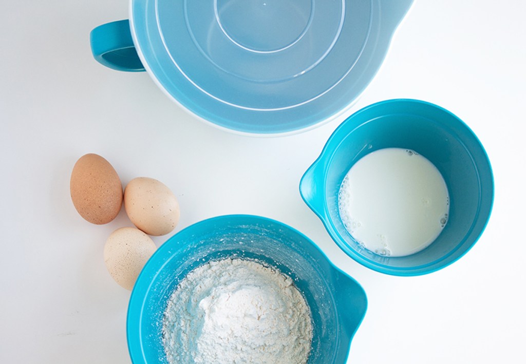 teal mixing bowl set