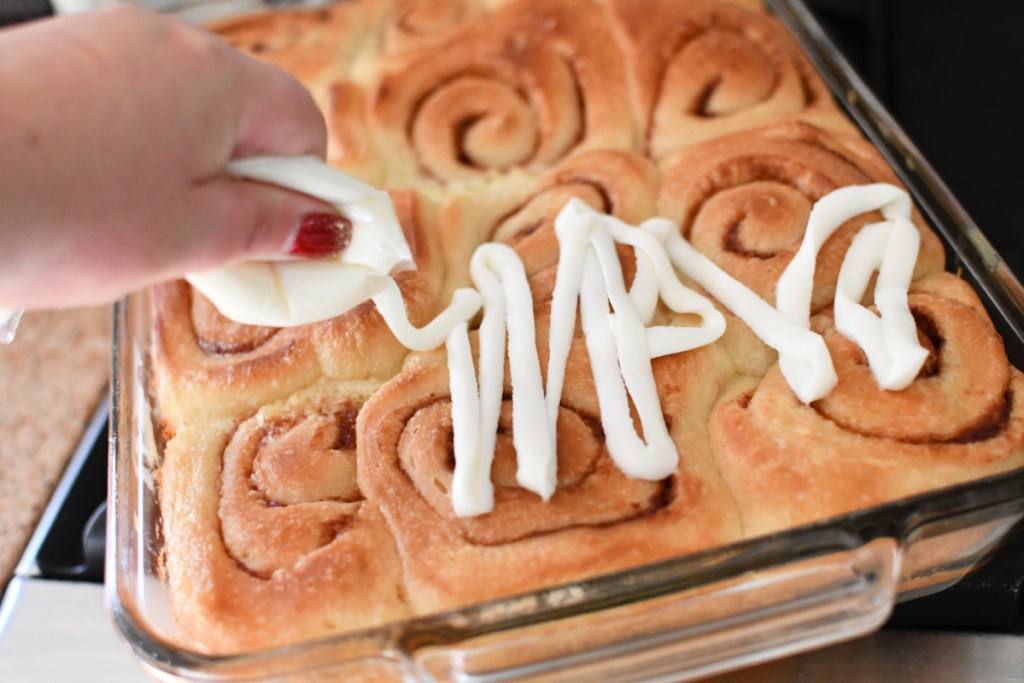 adding frosting to rhodes cinnamon rolls