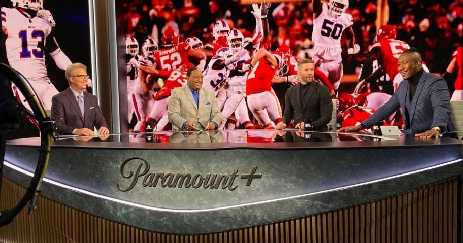 Paramount Plus NFL onlinementary on screen