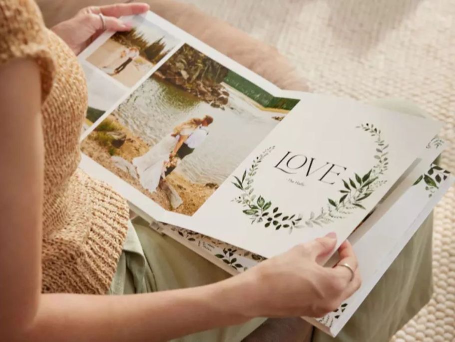 Up to 85% Off Groupon Valentine’s Day Gift Ideas | Photo Books, Long Stem Roses, & More