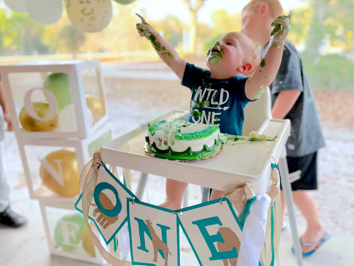 18 Stores That Offer A Free Smash Cake for Your Baby’s 1st Birthday Celebration!