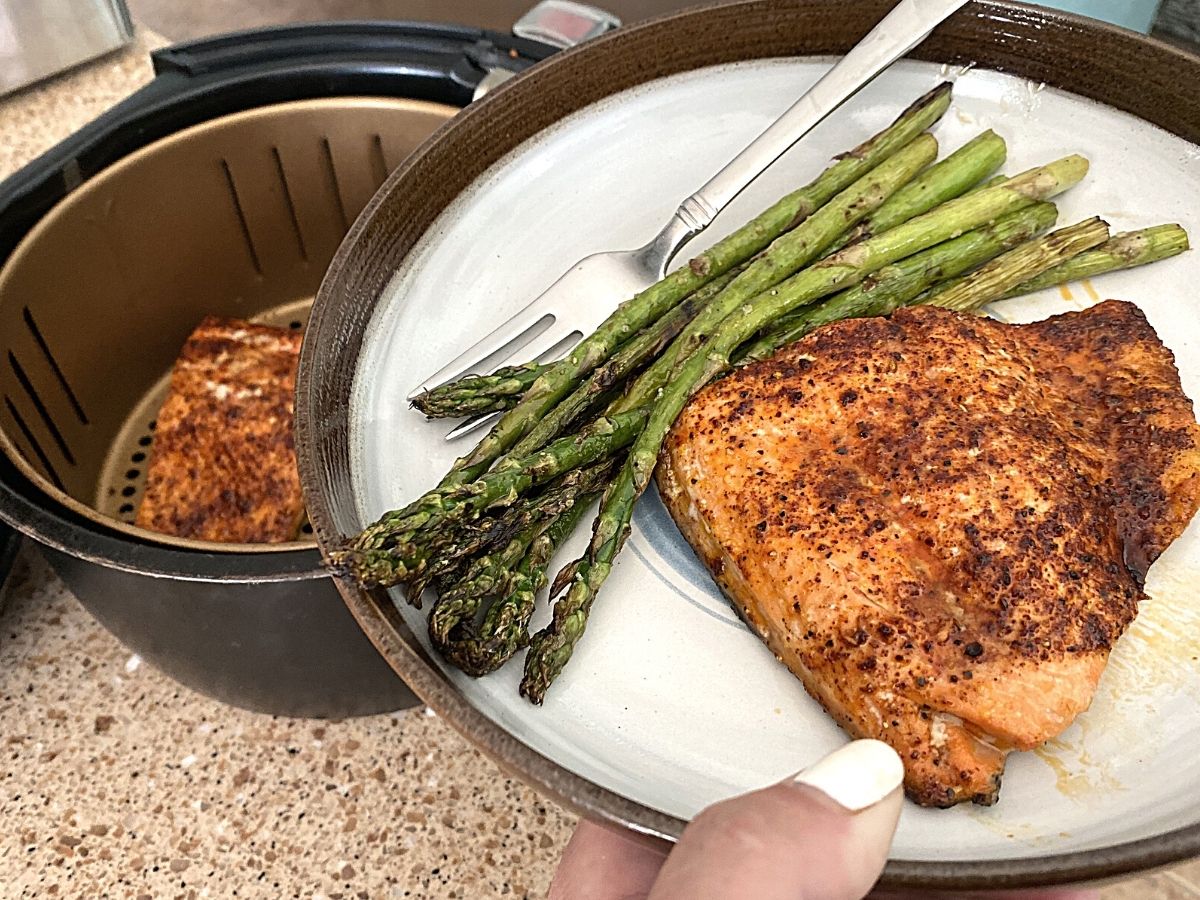 plate of salmon 