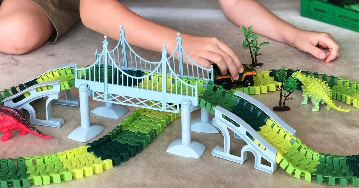 Dinosaur Flexible Track Playset