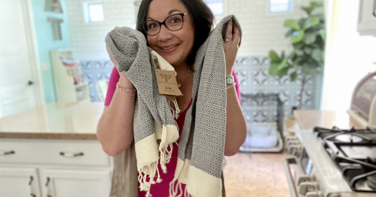 Stylish & Affordable Turkish Hand Towels Only $14.99 on Amazon (Lina’s Fave!)