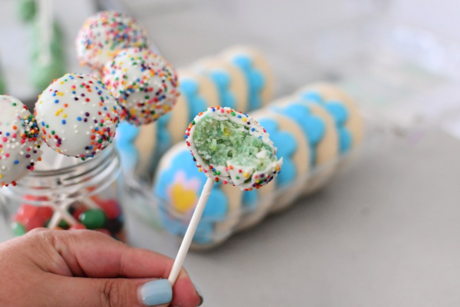 inside view of cake pop using cookies