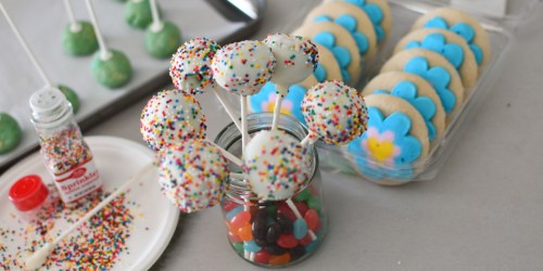 Make Cake Pops From Leftover Holiday Sugar Cookies (No Baking Required)