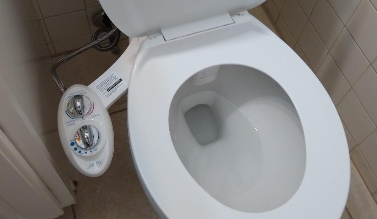 The LUXE Neo 185 Bidet Attachment