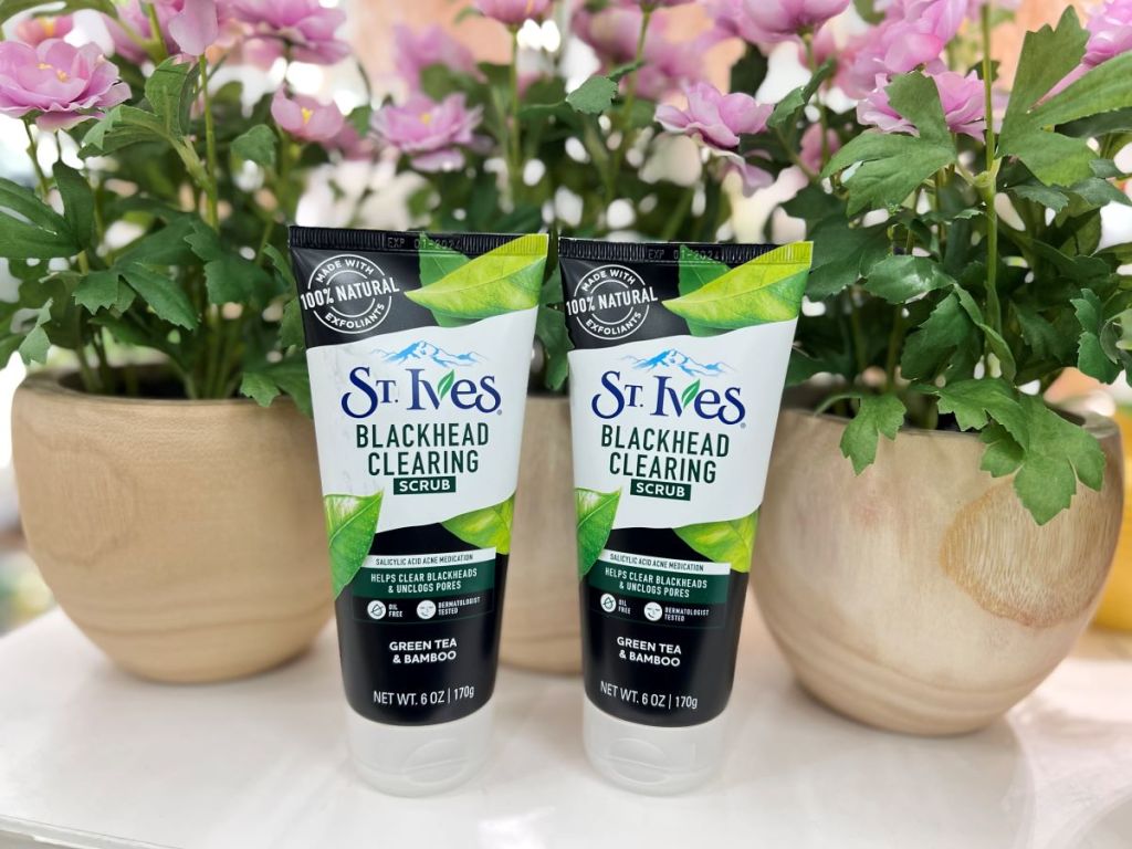 St. Ives Blackhead Clearing Face Scrub