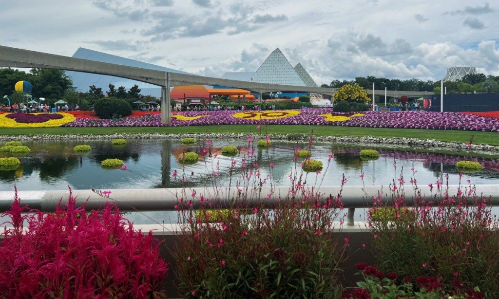 epcot monorail line